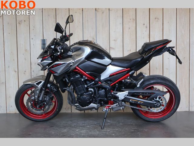 kawasaki - z900