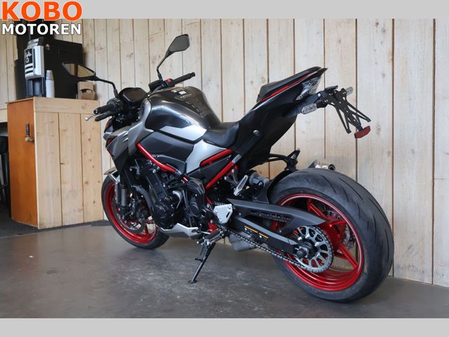 kawasaki - z900