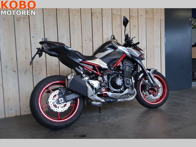 kawasaki - z900