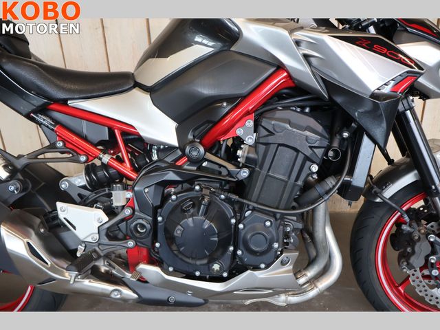 kawasaki - z900