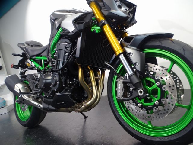 kawasaki - z900