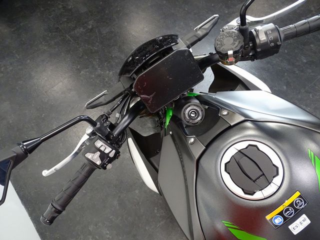 kawasaki - z900