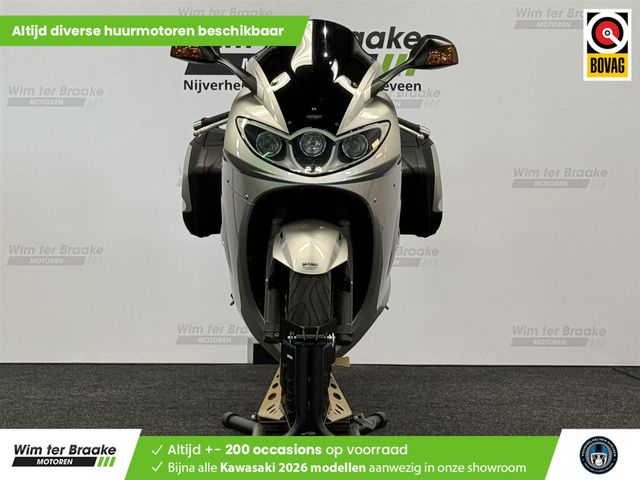 triumph - sprint-st-1050-abs