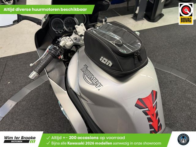 triumph - sprint-st-1050-abs