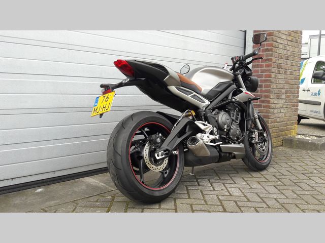 triumph - street-triple-rs