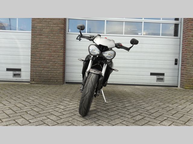 triumph - street-triple-rs