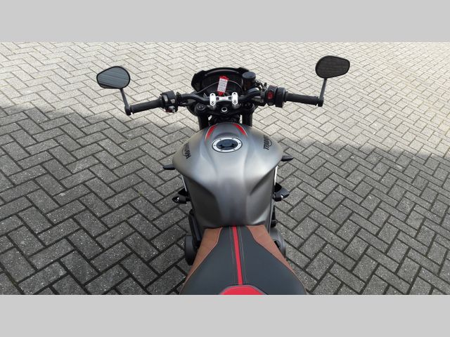 triumph - street-triple-rs