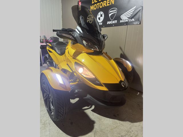 can-am - spyder-st-s
