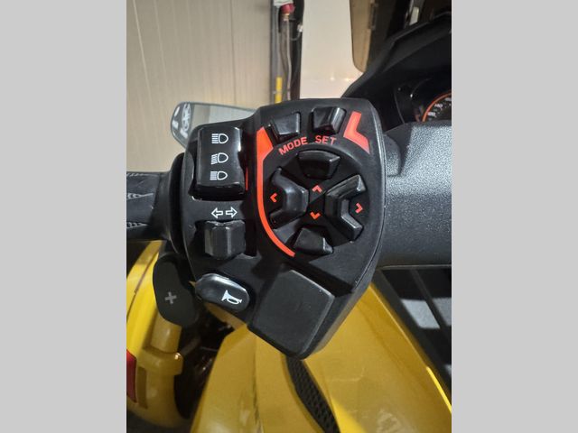 can-am - spyder-st-s