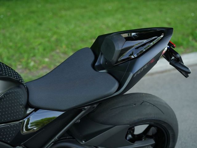 honda - cbr-1000-rr-r-fireblade-sp