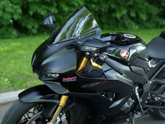 honda - cbr-1000-rr-r-fireblade-sp