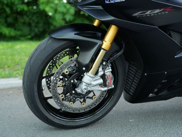honda - cbr-1000-rr-r-fireblade-sp