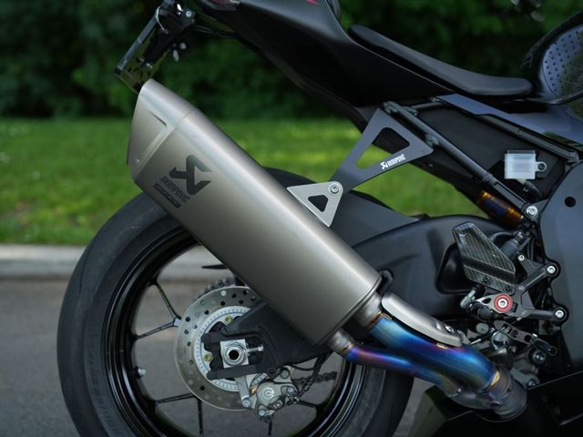 honda - cbr-1000-rr-r-fireblade-sp