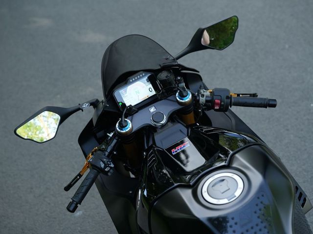 honda - cbr-1000-rr-r-fireblade-sp