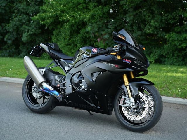 honda - cbr-1000-rr-r-fireblade-sp