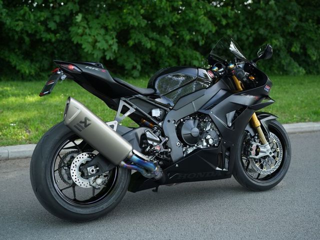 honda - cbr-1000-rr-r-fireblade-sp