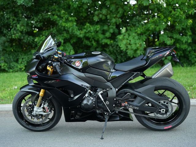 honda - cbr-1000-rr-r-fireblade-sp