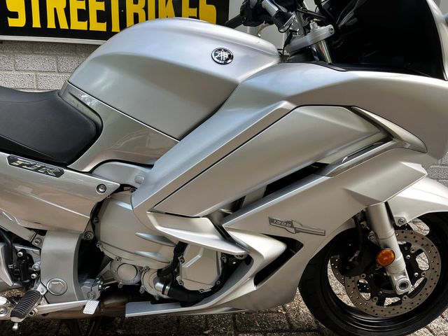 yamaha - fjr-1300