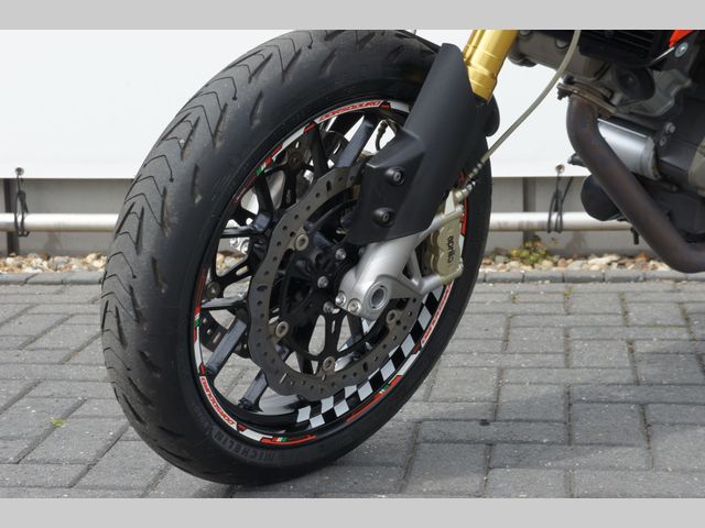 aprilia - dorsoduro-750