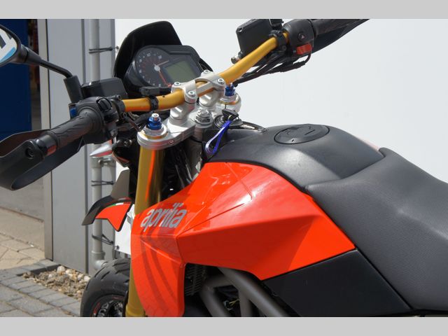 aprilia - dorsoduro-750