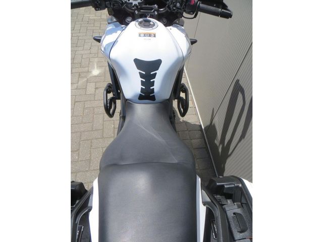 kawasaki - versys-650-grand-tourer