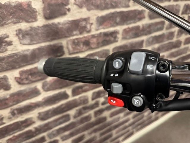 triumph - bonneville-speedmaster