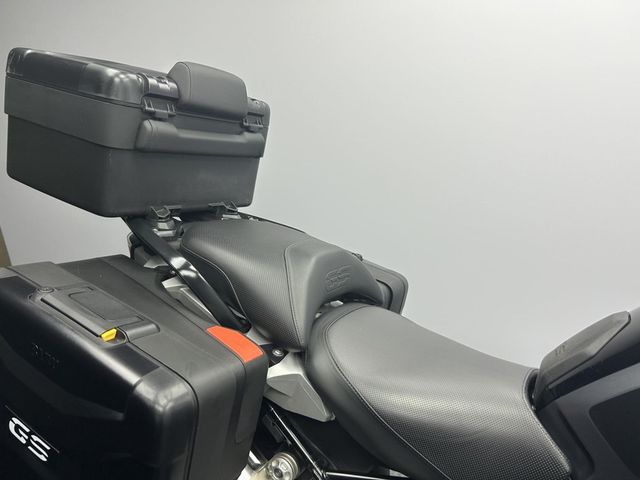 bmw - r-1250-gs-triple-black