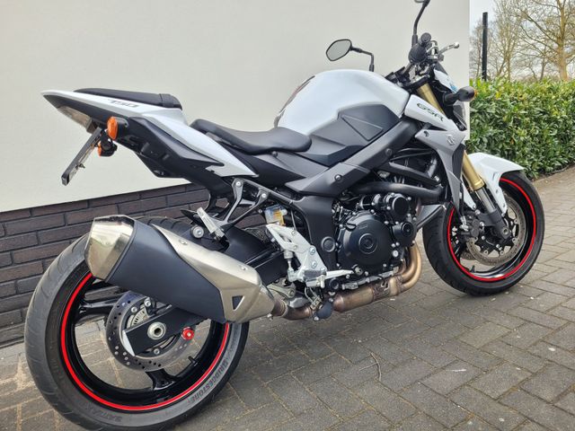 suzuki - gsr-750-a