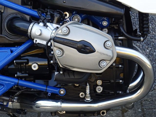 bmw - hp-2-megamoto