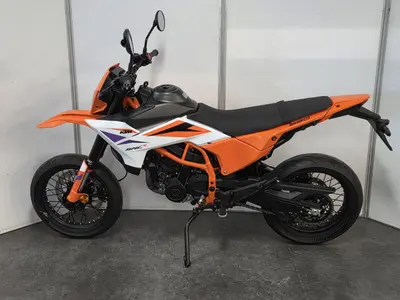 KTM 390 SMC R – foto 3
