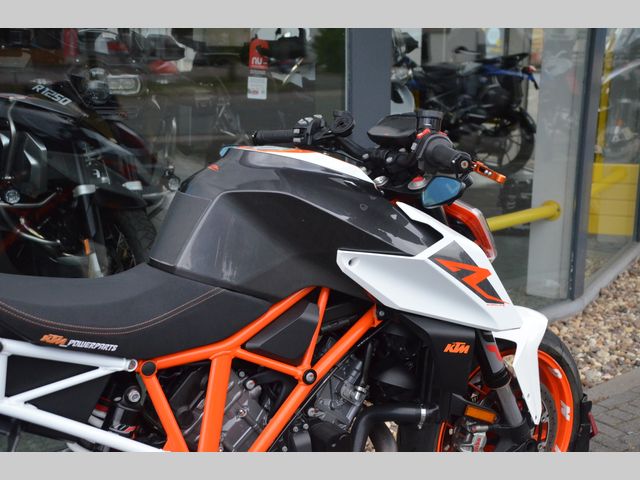 ktm - 1290-super-duke-r