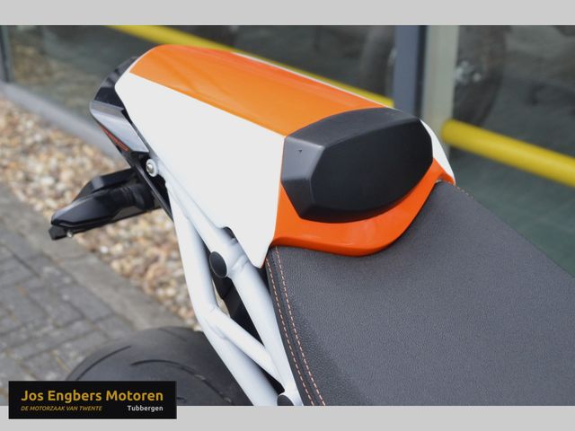 ktm - 1290-super-duke-r