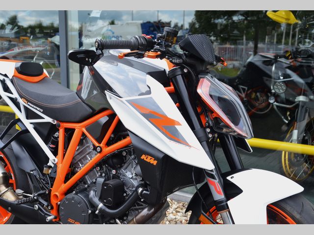 ktm - 1290-super-duke-r