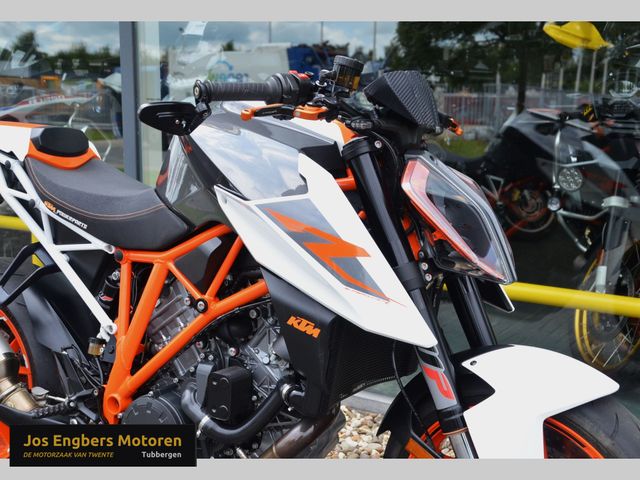 ktm - 1290-super-duke-r