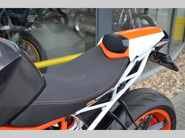 ktm - 1290-super-duke-r
