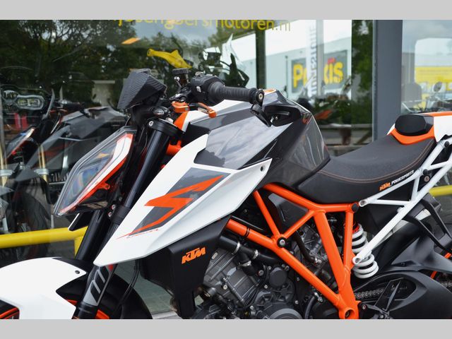 ktm - 1290-super-duke-r