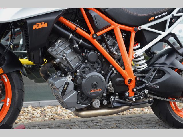 ktm - 1290-super-duke-r