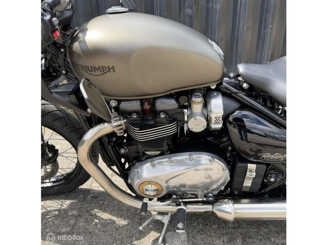 triumph - bonneville-bobber