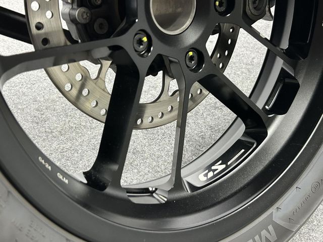 bmw - r-1300-gs-adventure