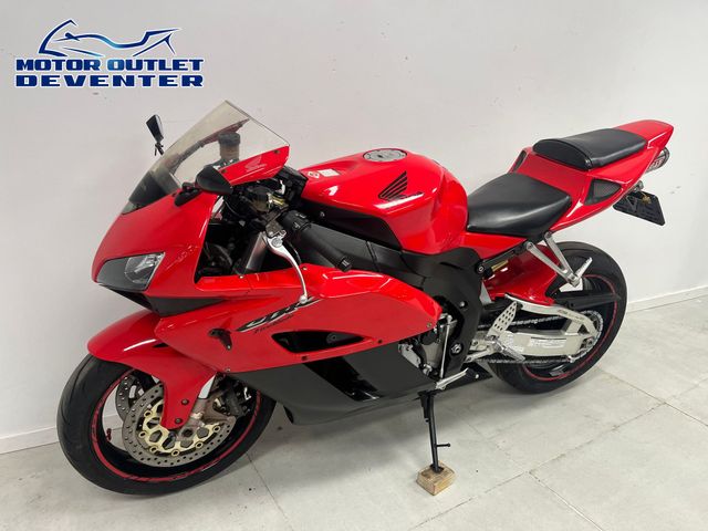 honda - cbr-1000-rr-fireblade