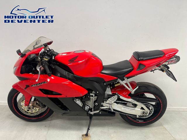 honda - cbr-1000-rr-fireblade