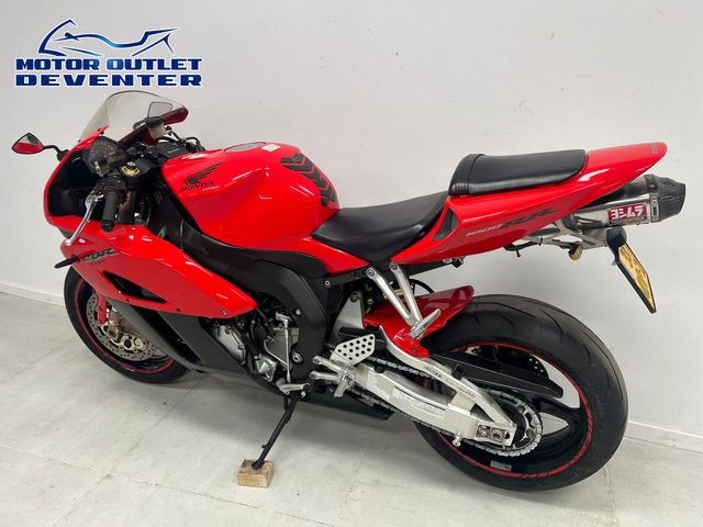 honda - cbr-1000-rr-fireblade