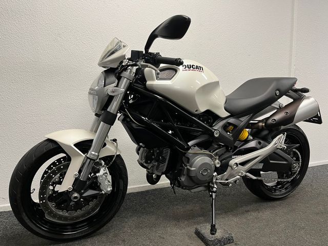 ducati - m-696