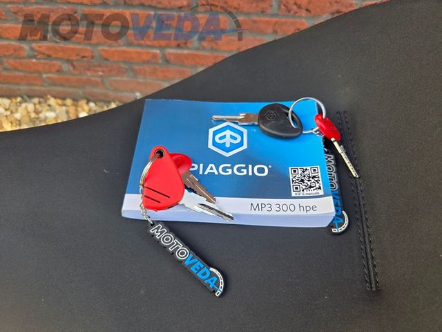 piaggio - mp3-300-hpe-sport
