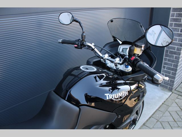 triumph - tiger-1050-abs