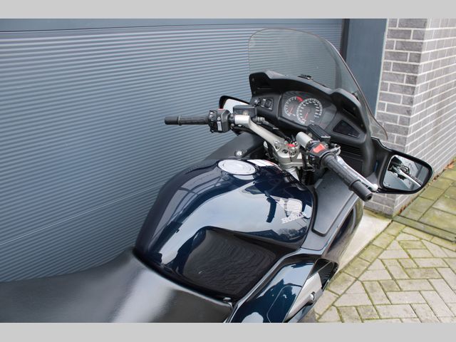 honda - st-1300-pan-european