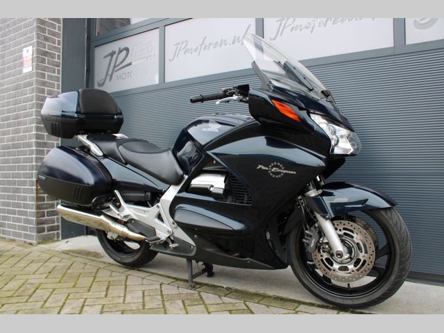 honda - st-1300-pan-european