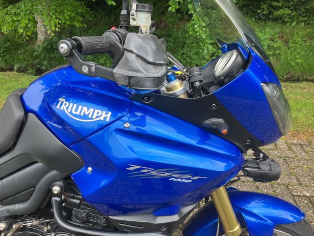 triumph - tiger-1050-abs