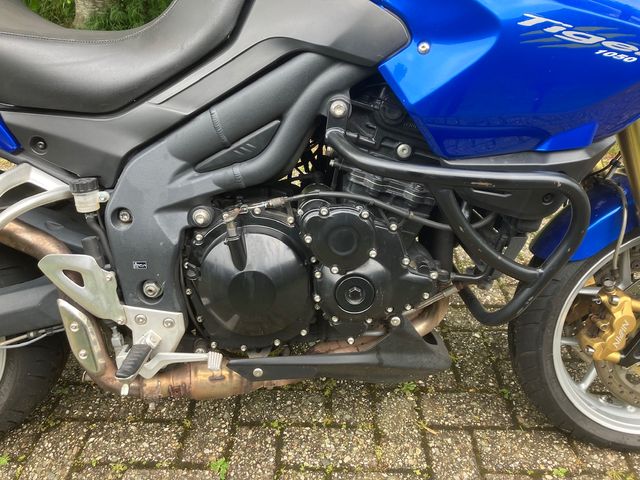 triumph - tiger-1050-abs