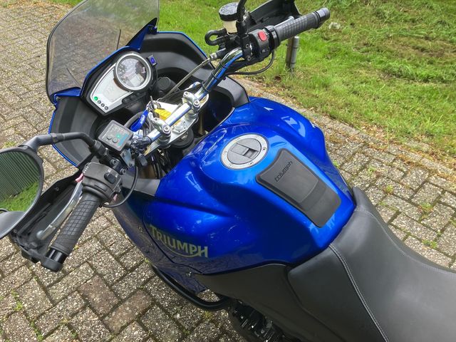 triumph - tiger-1050-abs